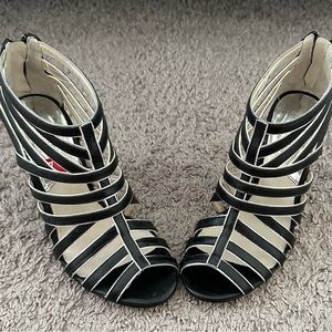 Michael Kors size 7 heels